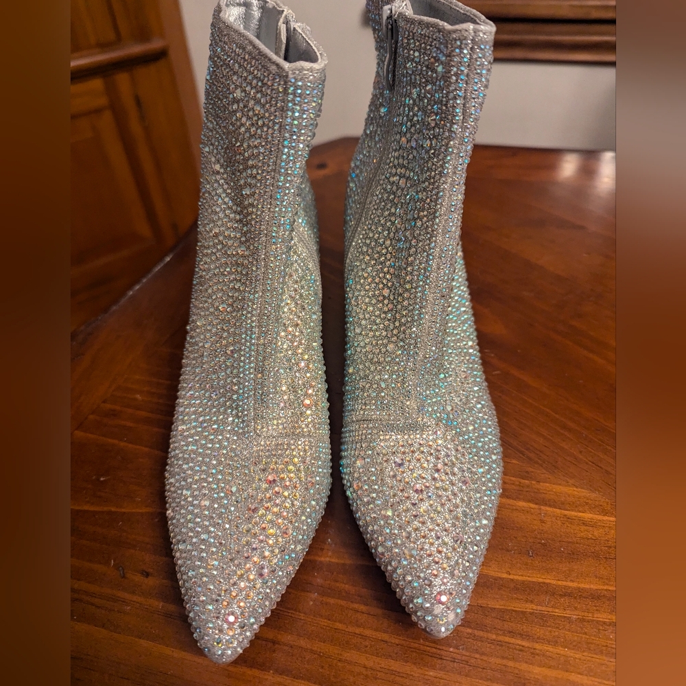 New Forever Crystal Rhinestone Blingy Silver Ankle Boots Women's Size 6 1/2